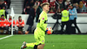 Alexander Nübel sah gegen FC Bayern teils unglücklich aus