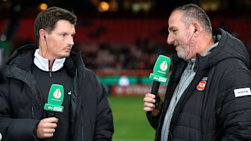 Merlin Polzin (l.) und der HSV zogen ins Achtelfinale ein, Frank Schmidt (r.) und Heidenheim haderten mit dem Schiedsrichtergespann.
