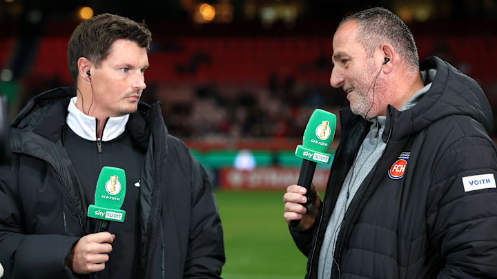 Merlin Polzin (l.) und der HSV zogen ins Achtelfinale ein, Frank Schmidt (r.) und Heidenheim haderten mit dem Schiedsrichtergespann. Merlin Polzin (l.) und der HSV zogen ins Achtelfinale ein, Frank Schmidt (r.) und Heidenheim haderten mit dem Schiedsrichtergespann.