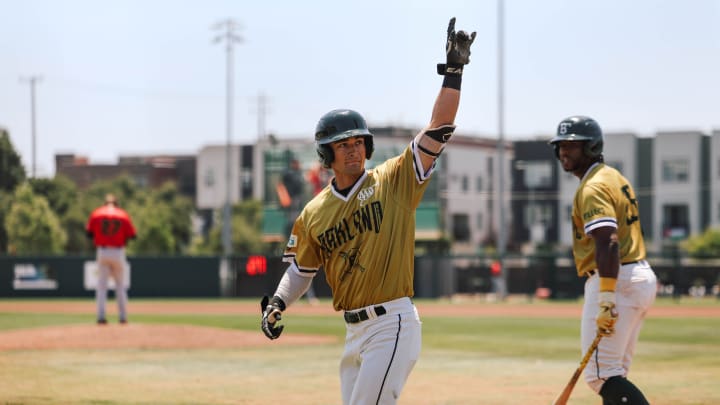 Josh Leslie of the Oakland Ballers points to the crowd