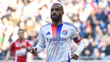 Alexandre Lacazette est titulaire pour ce choc de Ligue 1.