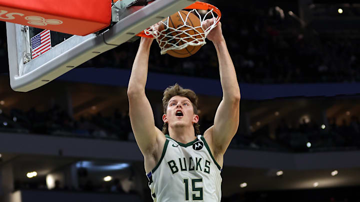 Los Angeles Lakers v Milwaukee Bucks