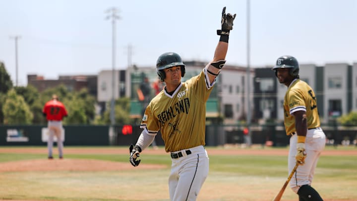 Josh Leslie of the Oakland Ballers points to the crowd