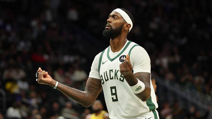 Los Angeles Lakers v Milwaukee Bucks