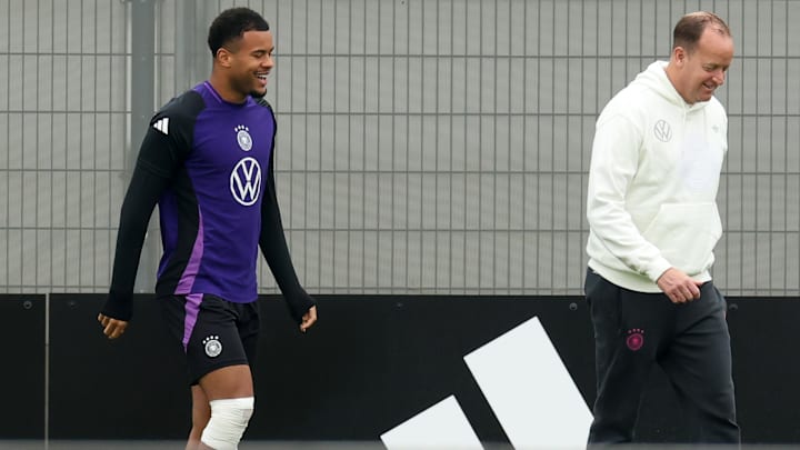 Noah Atubolu mit einer Bandage am Knie