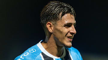 Pavon pode deixar a Arena em breve