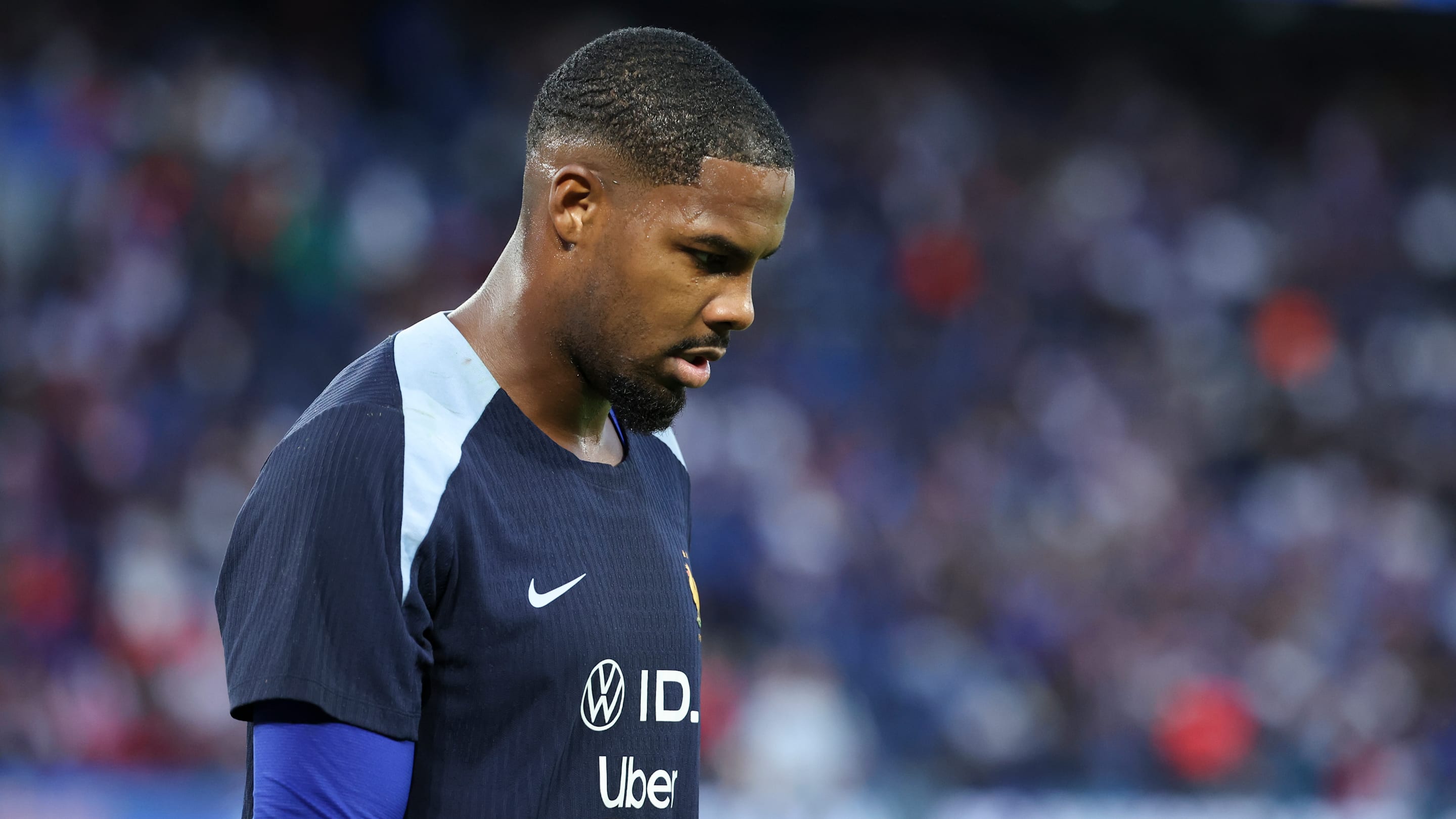 France - Italie : Mike Maignan veut que les Bleus se remettent en question après la défaite