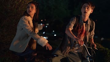 Jaeden Martell as Eli and Rachel Zegler as Laura in Y2K