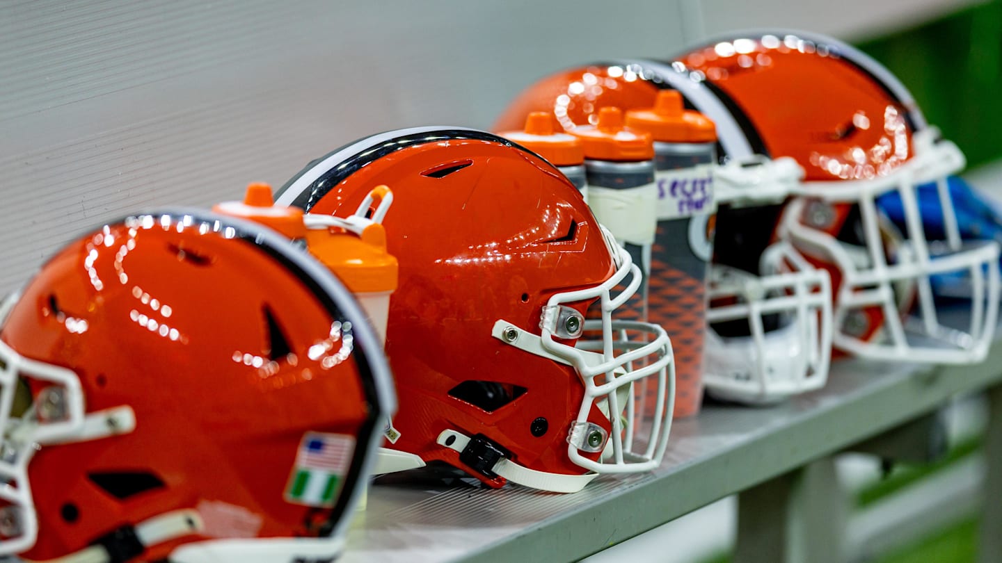 Browns' QB Battle Intensifies After Kenny Pickett Injury