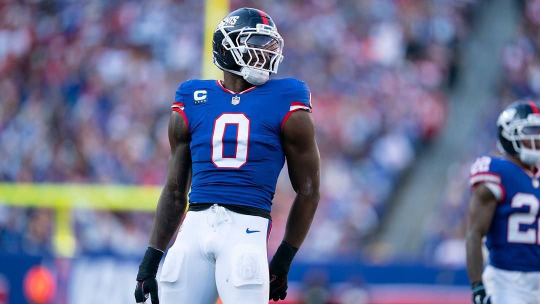 New York Giants linebacker Brian Burns (0) celebrates after breaking up a pass during a week 9 game between New York Giants and San Francisco 49ers at MetLife Stadium on Sunday, Nov. 2, 2025.