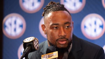 South Carolina football linebacker Debo Williams