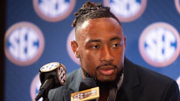 South Carolina football linebacker Debo Williams