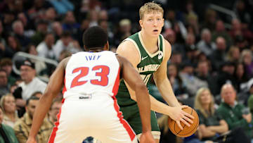 Detroit Pistons v Milwaukee Bucks