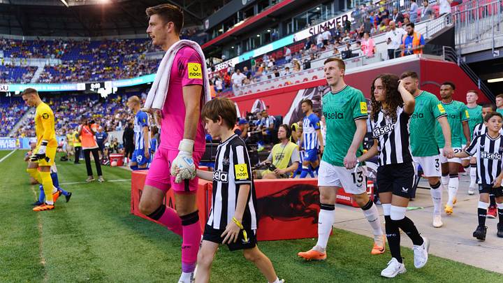 Brighton & Hove Albion v Newcastle United