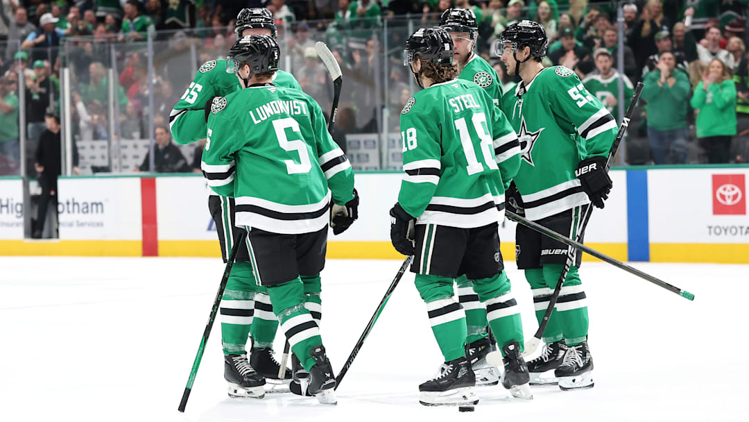 Chicago Blackhawks v Dallas Stars