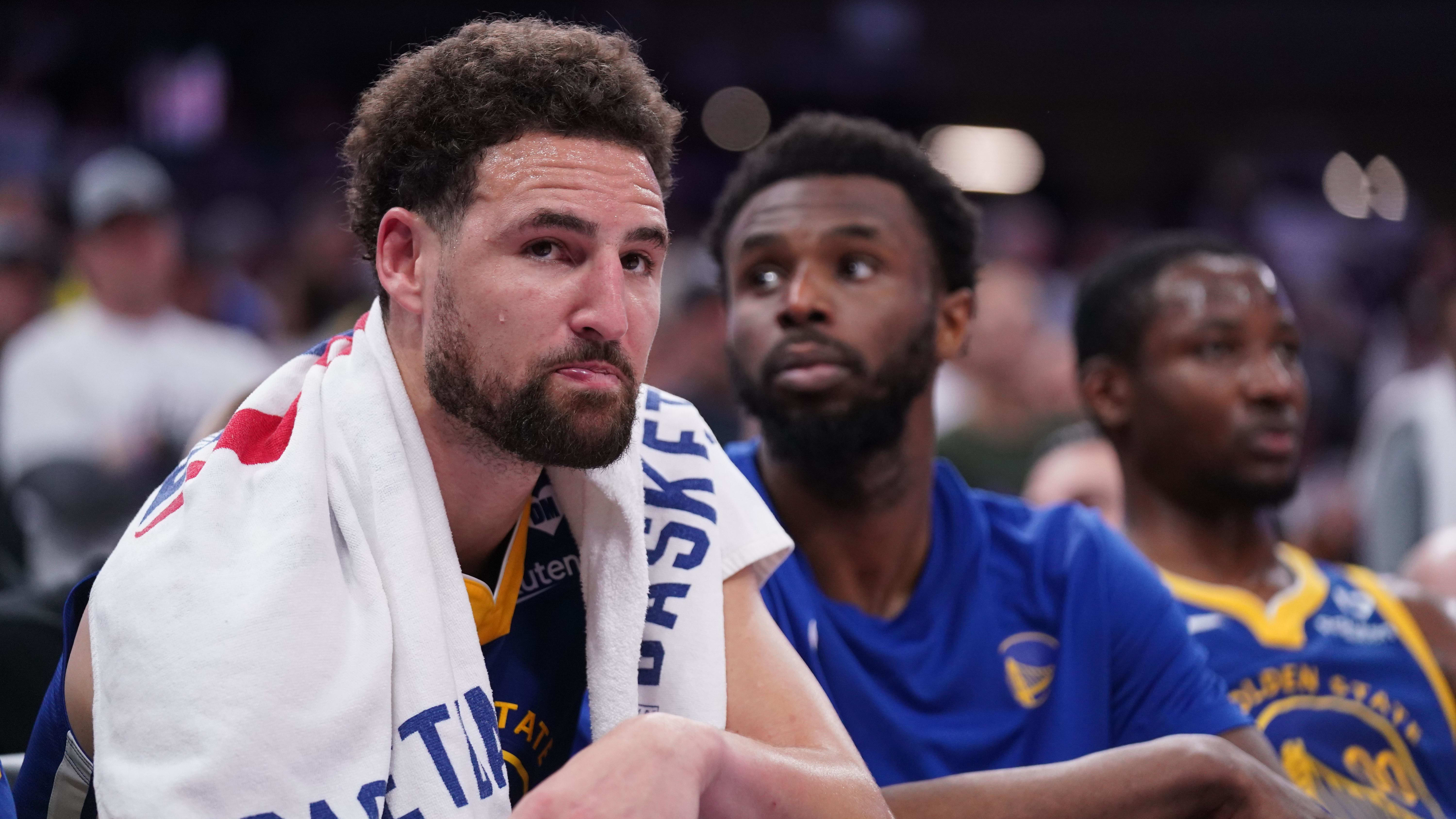 Klay Thompson on the Warriors' bench