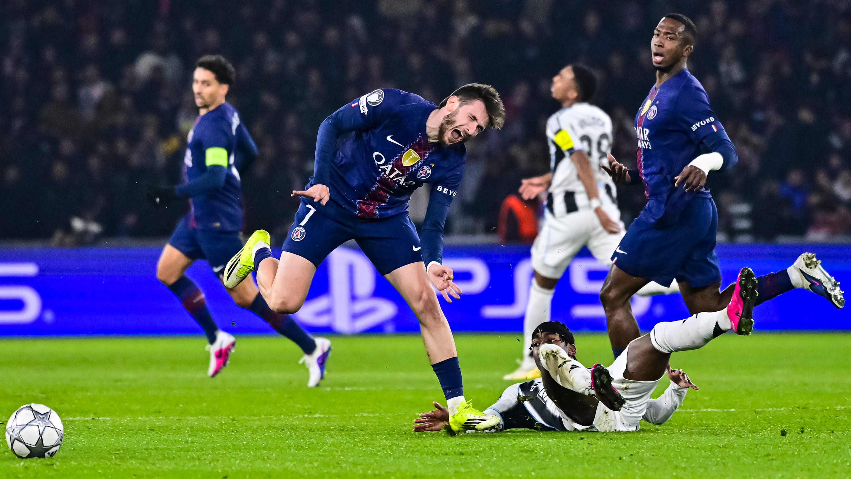 PSG : Luis Enrique donne des premières nouvelles de Khvicha Kvaratskhelia, sorti blessé face à Newcaste