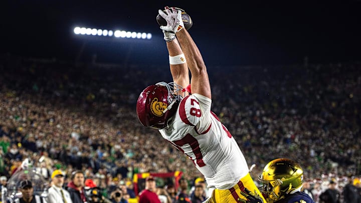 Oct 18, 2025; South Bend, Indiana, USA; Southern California Trojans tight end Lake McRee (87) catches the ball for a touchdown in the first half against the Notre Dame Fighting Irish at Notre Dame Stadium. Mandatory Credit: Trevor Ruszkowski-Imagn Images