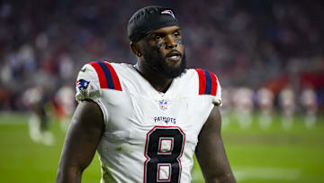Dec 12, 2022; Glendale, Arizona, USA; New England Patriots linebacker Ja'Whaun Bentley (8) against the Arizona Cardinals at State Farm Stadium.