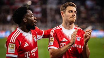 Alphonso Davies und Josip Stanisic konkurrieren um einen Startelf-Platz