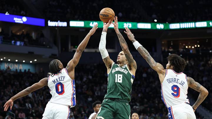 Philadelphia 76ers v Milwaukee Bucks