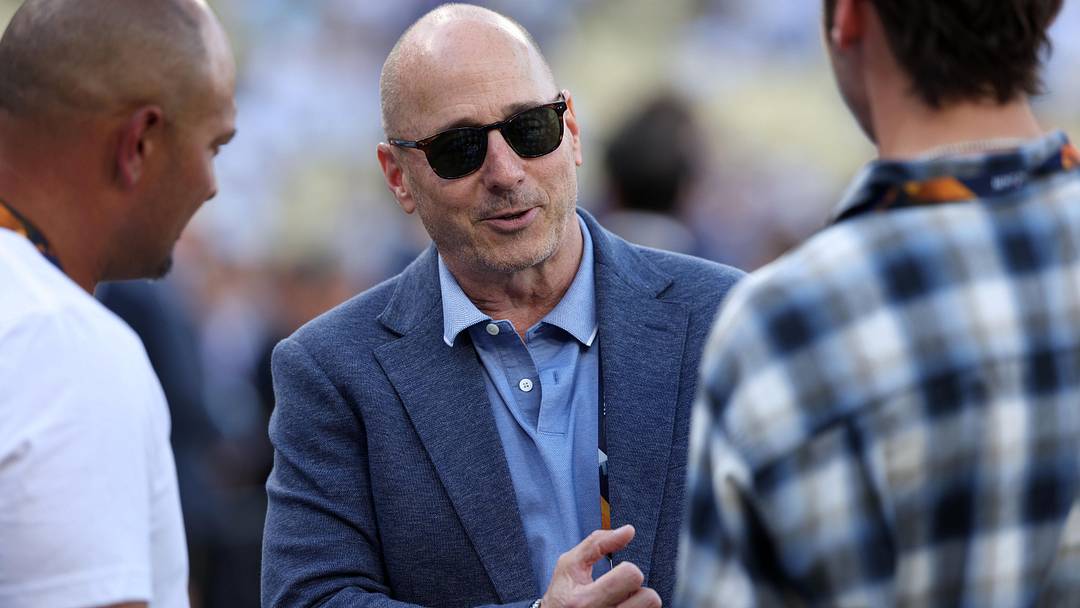 With the Yankees' bullpen concerns mounting, GM Brian Cashman needs to call the Cardinals about a potential trade. With the Yankees' bullpen concerns mounting, GM Brian Cashman needs to call the Cardinals about a potential trade.