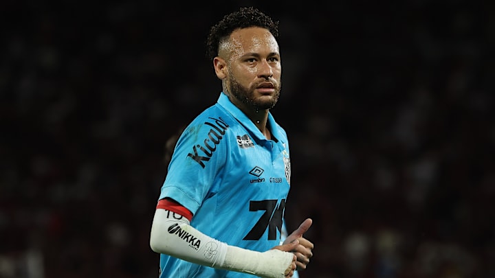 Neymar detonou atuação do árbitro Sávio Pereira Sampaio Neymar detonou atuação do árbitro Sávio Pereira Sampaio