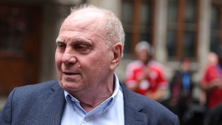 Uli Hoeneß spricht in der Öffentlichkeit regelmäßig über den FC Bayern Uli Hoeneß spricht in der Öffentlichkeit regelmäßig über den FC Bayern