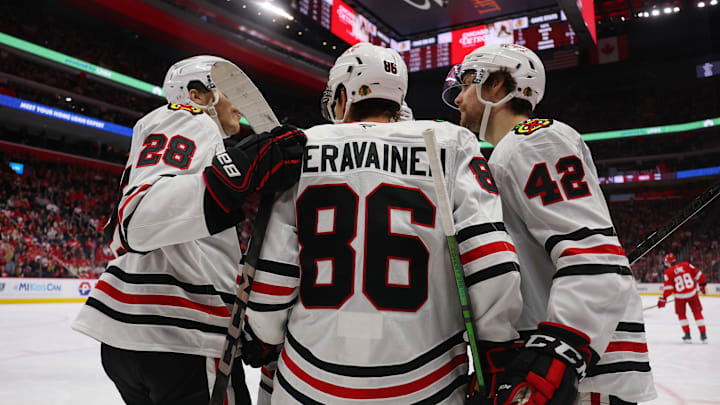 Chicago Blackhawks v Detroit Red Wings