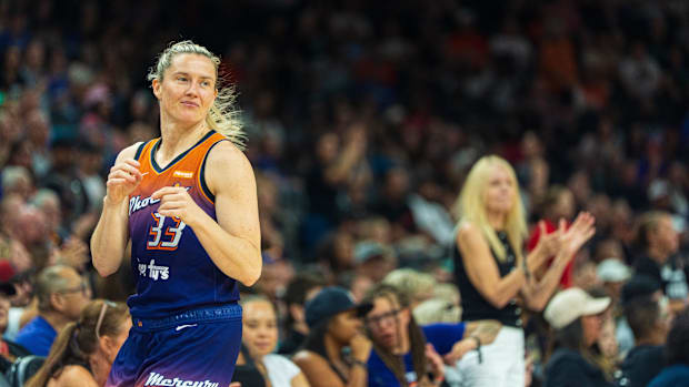 Sami Whitcomb reacts after a Phoenix Mercury possession change against the New York Liberty.