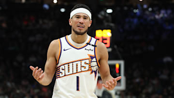 Phoenix Suns v Milwaukee Bucks