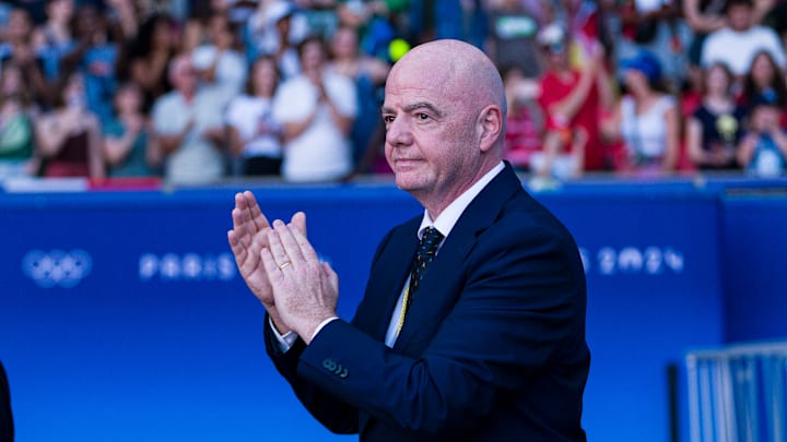 Gianni Infantino et la FIFA dévoilent le logo et l'hymne de la toute nouvelle Coupe du monde des clubs. 