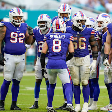 Buffalo Bills linebacker Terrel Bernard calls the play for the defense during the fourth quarter at Hard Rock Stadium.