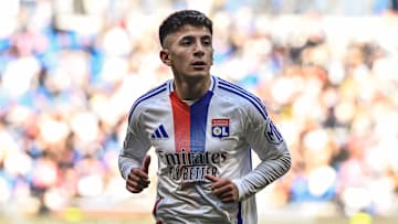 Lyon e Manchester United iniciam disputam por vaga nas semis da Europa League