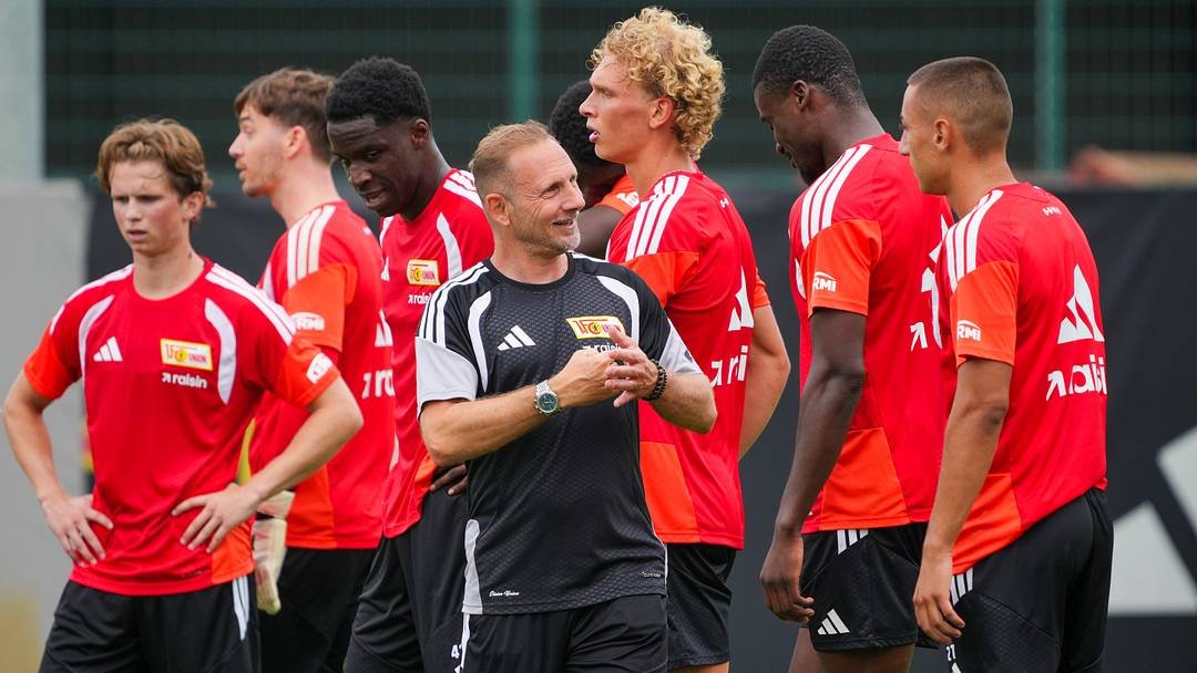 Der 50-jährige Coach Mauro Lustrinelli steht vor seiner ersten Saison bei den Eisernen Der 50-jährige Coach Mauro Lustrinelli steht vor seiner ersten Saison bei den Eisernen