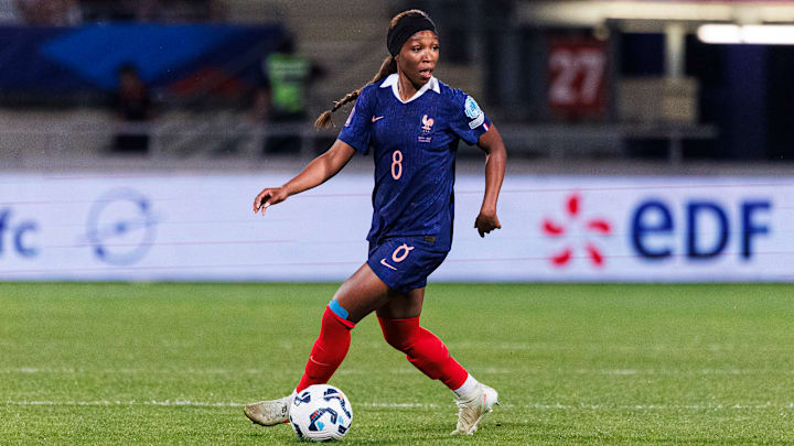 Les Bleues veulent s'entraîner avant de démarrer l'Euro féminin. Les Bleues veulent s'entraîner avant de démarrer l'Euro féminin.