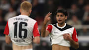 Mahmoud Dahoud (re.) kann Eintracht Frankfurt verlassen