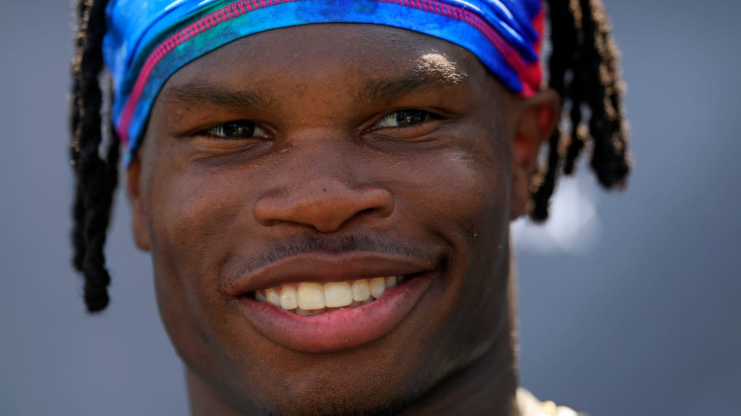 Travis Hunter Signs Historic NFL Rookie Contract With The Jacksonville Jaguars