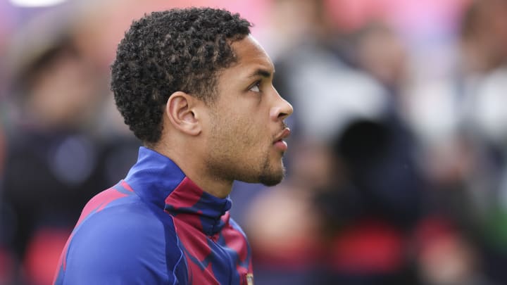 Vitor Roque ainda não conseguiu sequência no Barcelona.