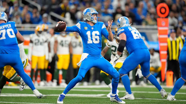 Detroit Lions outlast Green Bay Packers, 34-31, for eleventh straight win