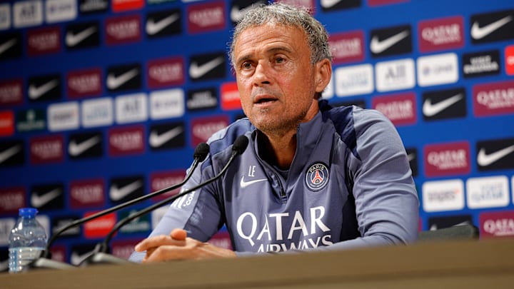 Luis Enrique - Paris Saint-Germain Luis Enrique - Paris Saint-Germain