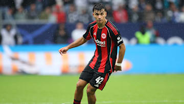 Can Uzun im Trikot von Eintracht Frankfurt