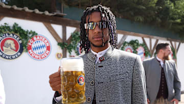 Michael Olise auf dem Münchner Oktoberfest