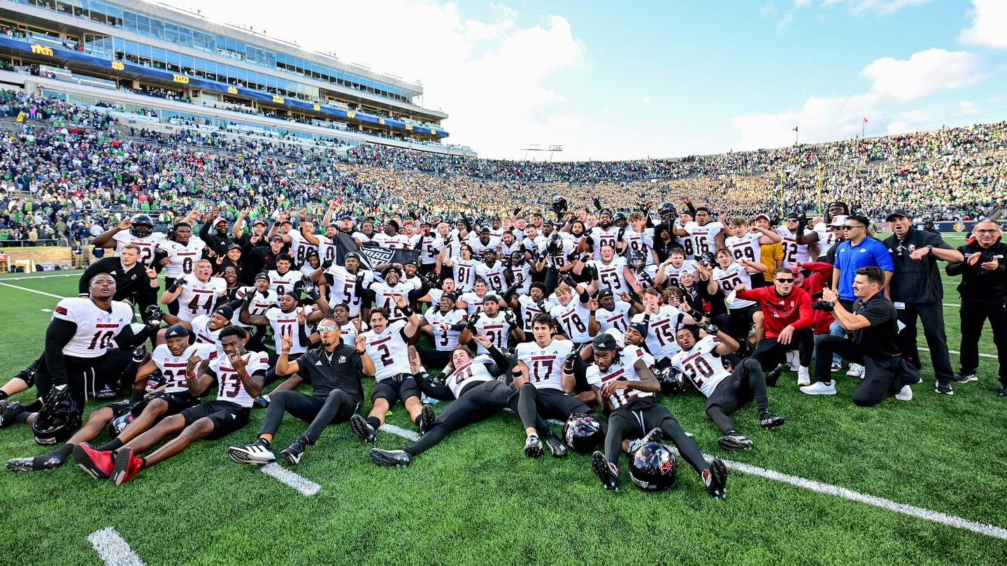Notre Dame Football Fans Booing The Team: Fair Or Foul?