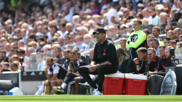 Klopp cho rằng Liverpool khó lòng giải quyết hàng tiền vệ với chuyển nhượng