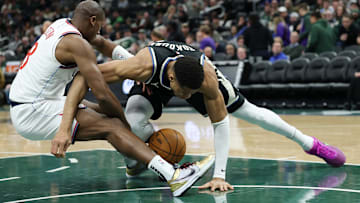 Los Angeles Clippers v Milwaukee Bucks