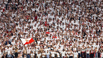 300 supporters du FC Séville ont vécu une mauvaise soirée.