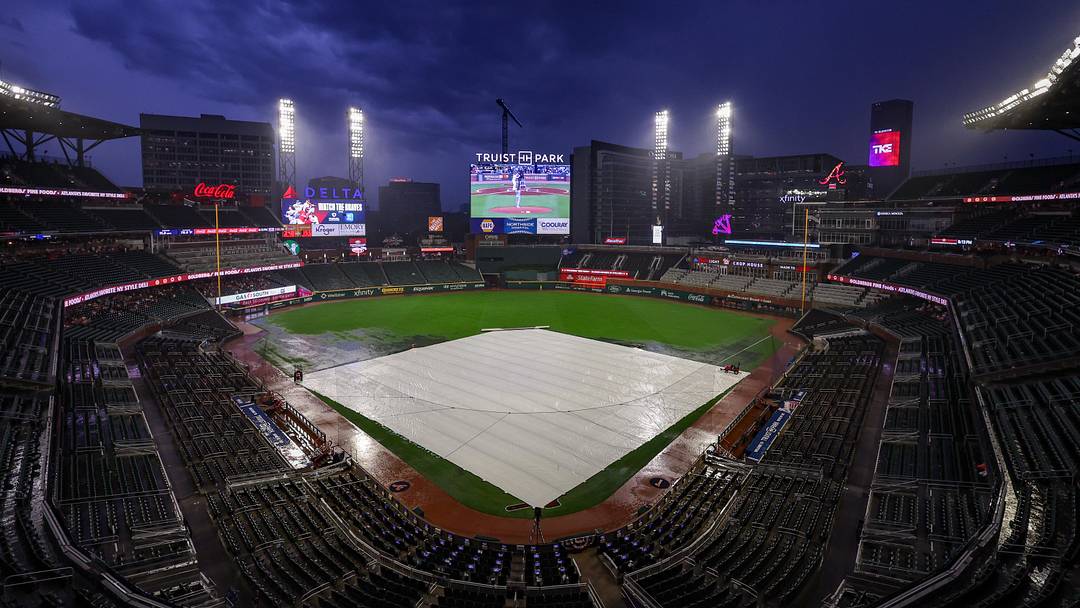 Atlanta Braves rain delay Atlanta Braves rain delay