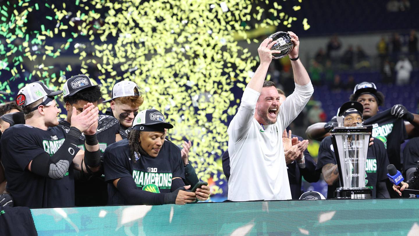 Oregon Ducks' Dan Lanning Best Coach In College Football? Dodd Trophy Finalist