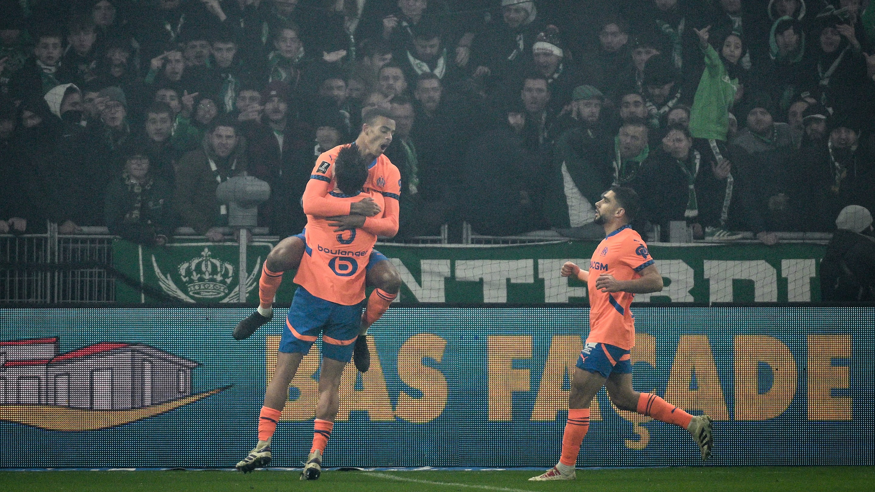 AS Saint-Etienne - OM (0-2) : Les notes de la victoire sérieuse des Phocéens au Chaudron